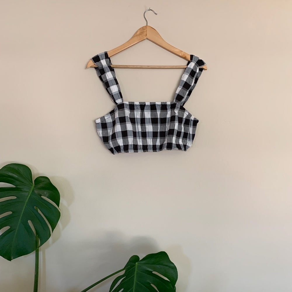 Kendall and Kylie Matching Paid Set - Picture 1 of 5